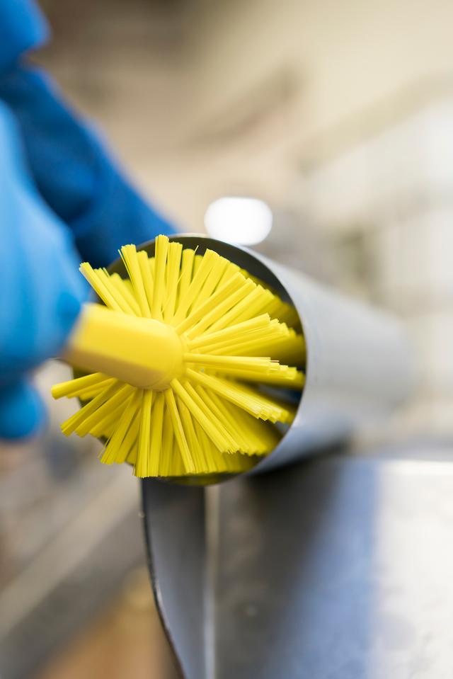 Pipe Brush w/handle, one piece, Ø90 mm, 430 mm, Medium/hard, Yellow