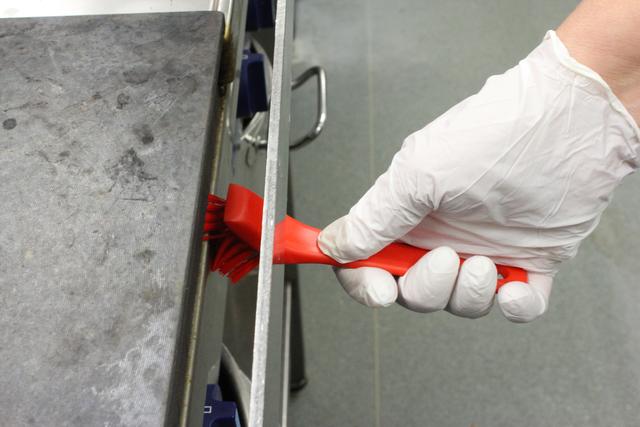 Vikan Detail Brush with scraping edge, 150 mm, Hard, Red