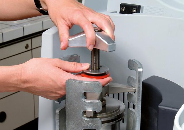 Retsch Planetary Ball Mill PM 100, with 1 grinding station, 100–240 V, 50/60 Hz